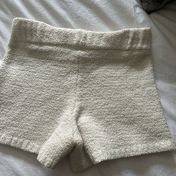 SKIMS high waist cream fuzzy sleep shorts, size L/XL - Picture 3 of 11